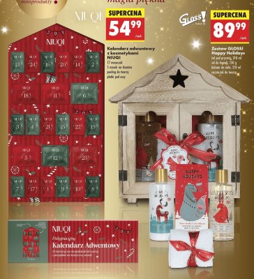 Zestaw kosmetyków GLOSSI Happy Holidays żel pod prysznic 210 ml, sól do kąpieli 150 g, balsam do ciała 210 ml, ręczniczek do twarzy promocja w Biedronka