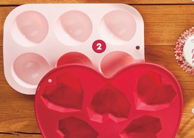 Zestaw 2 form do monoporcji: serduszka i półkule promocja w Biedronka