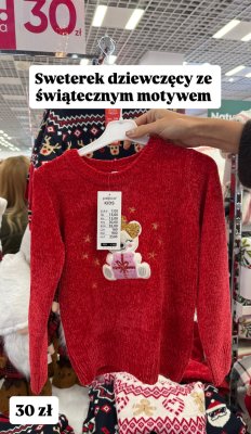 Sweter dziewczęcy ze świątecznym motywem Pepco Kids promocja w Pepco