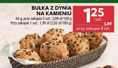 Bułka z dynią na kamieniu 60 g, przy zakupie 3 szt.: 2,09 zł/100 g promocja w Stokrotka