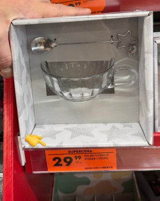 Szklana filiżanka ze spodkiem i łyżeczką promocja w Biedronka