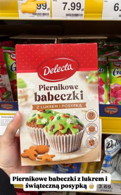Piernikowe babeczki z lukrem i posypką  promocja w Dino