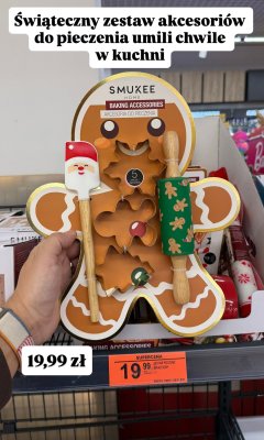 Świąteczny zestaw akcesoriów do pieczenia  promocja w Biedronka