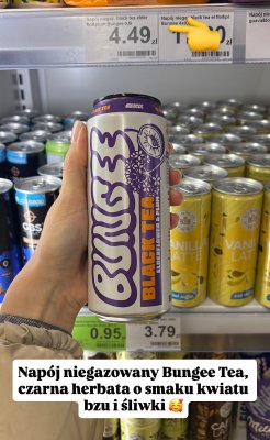Napój niegazowany Bungee Black Tea czarna herbata o smaku kwiatu bzu i śliwki promocja w Dino