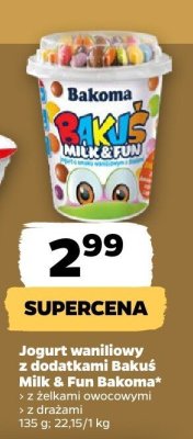 Jogurt waniliowy z dodatkami Bakuś Milk & Fun Bakoma z żelkami owocowymi promocja w Netto