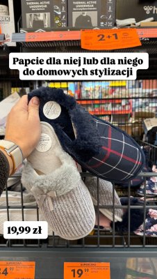 Kapcie damskie różne wzory promocja w Biedronka