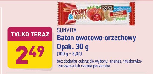 Baton z truskawkami 偶urawin膮 orzechami nerkowca i migda艂ami promocja