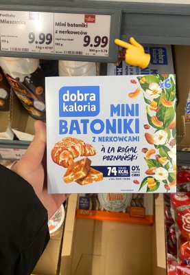 Mini batoniki z nerkowcami a'la rogal poznański promocja w Lidl