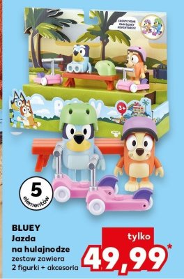 Jazda na hulajnodze zestaw zawiera 2 figurki + akcesoria Bluey promocja w Kaufland