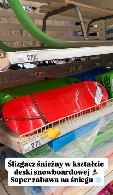 Ślizgacz śnieżny w kształcie deski snowboardowej Auchan promocja w Auchan
