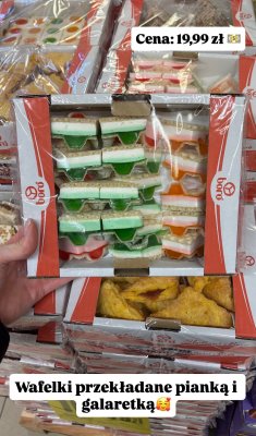 Wafelki przekładane pianką i galaretką boro promocja w Intermarche