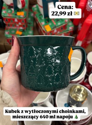 Kubek z wytłoczonymi choinkami promocja w Intermarche