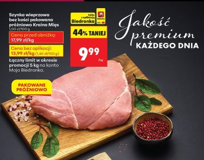 Szynka wieprzowa bez kości pakowana próżniowo Kraina Mięs promocja w Biedronka