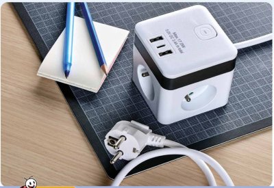 Akcesoria zasilające przedłużacz w kształcie kostki z 3 gniazdami Hykker promocja w Biedronka