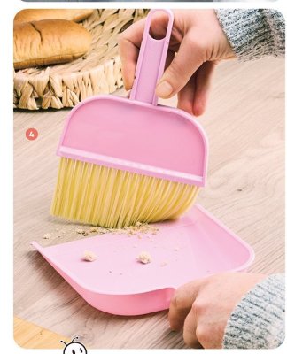 Akcesoria do sprzątania SMUKEE minizmiotka z szufelką różne kolory promocja w Biedronka