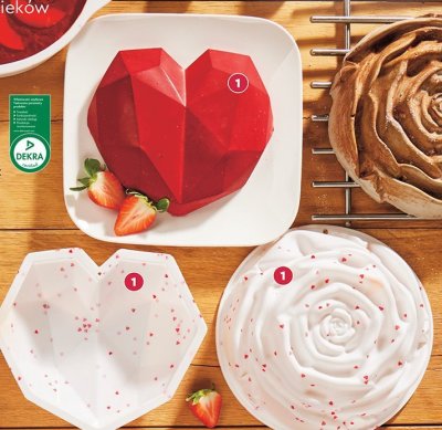 Forma do pieczenia okrągła w kształcie serca lub róży promocja w Biedronka