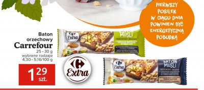 Baton orzechowo-zbożowy z orzeszkami arachidowymi migdałami i nerkowcami na czekoladzie mlecznej Carrefour extra promocja