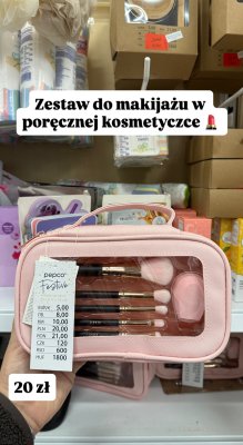 Zestaw do makijażu w poręcznej kosmetyczce  promocja w Pepco