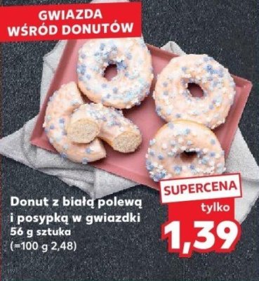 Donut z białą polewą i posypką w gwiazdki promocja w Kaufland