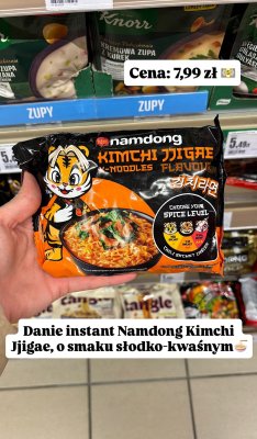 Danie instant Namdong Kimchi Jjigae makaron o smaku słodko-kwaśnym promocja w Intermarche