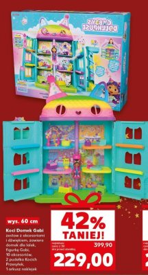Domek Gabi Koci zestaw z akcesoriami i dźwiękiem, zawiera domek dla lalek, figurkę Gabi, 10 akcesoriów, 2 pudełka Kocich Przysmaków, 1 arkusz naklejek, wys. 60 cm promocja w Kaufland