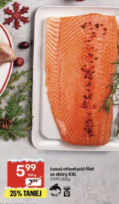 Łosoś atlantycki filet ze skórą XXL promocja w Delikatesy Centrum