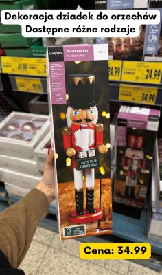 Dekoracja Dziadek do Orzechów  35 cm promocja w Kaufland