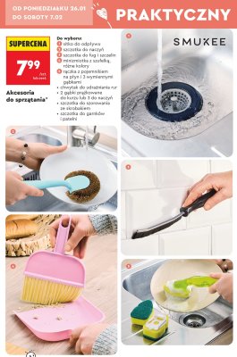 Akcesoria do sprzątania SMUKEE rączka z pojemnikiem na płyn i 3 wymiennymi gąbkami promocja w Biedronka