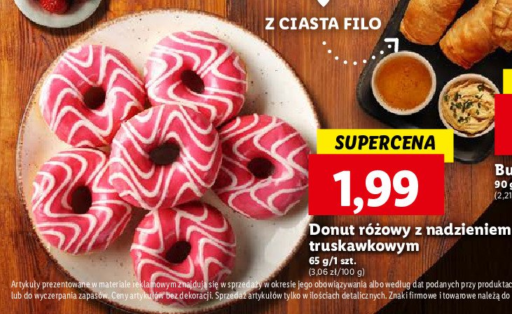 Donut z polew膮 truskawkow膮 promocja