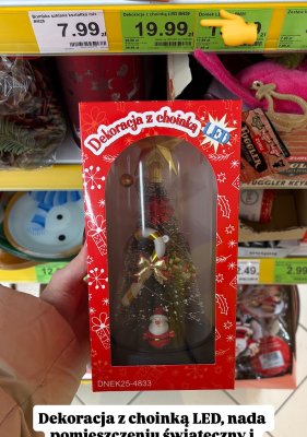 Dekoracja z choinką LED świąteczna promocja w Dino