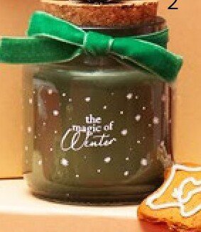 Świeczka The Magic of Winter zapach choinki promocja w Rossmann