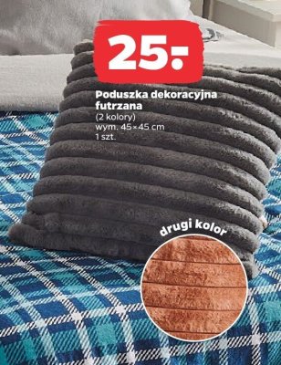 Poduszka dekoracyjna futrzana 45x45 cm promocja w Netto